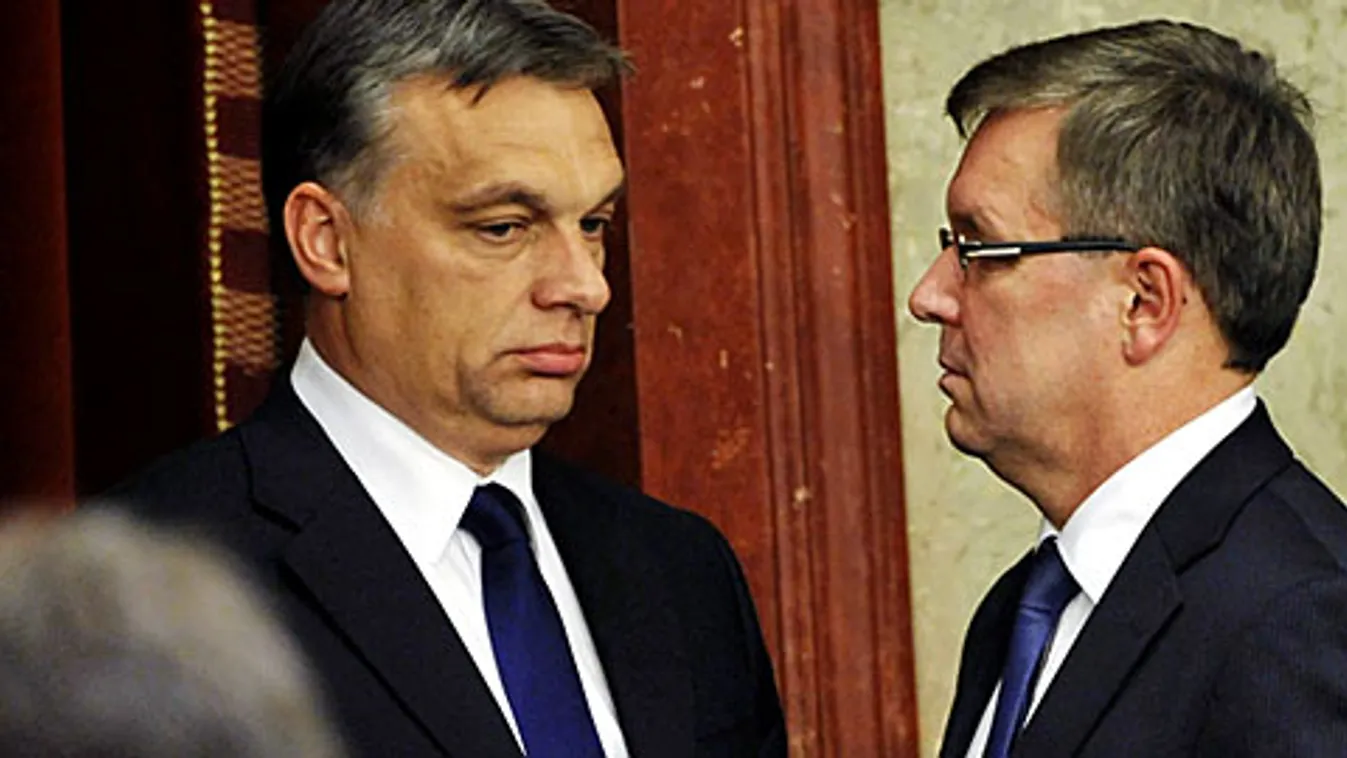 Orbán Viktor és Matolcsy György, Moody's, leminősítés