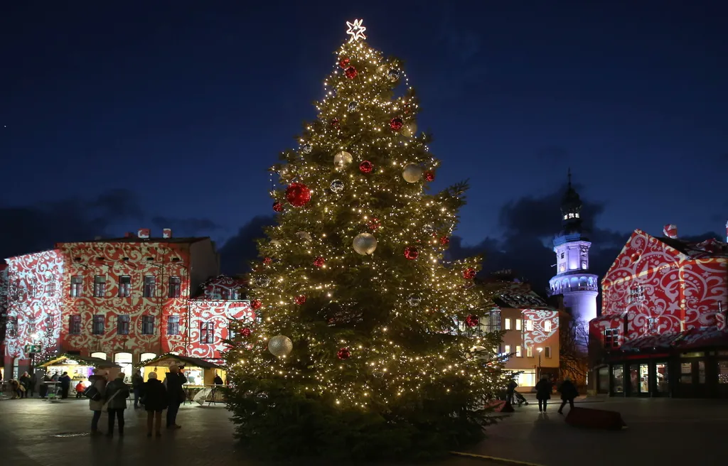 sopron, karácsony, karácsonyi, fény, fények, világítás, kivilágítás, ünnepi, ünnep, díszkivilágítás 
