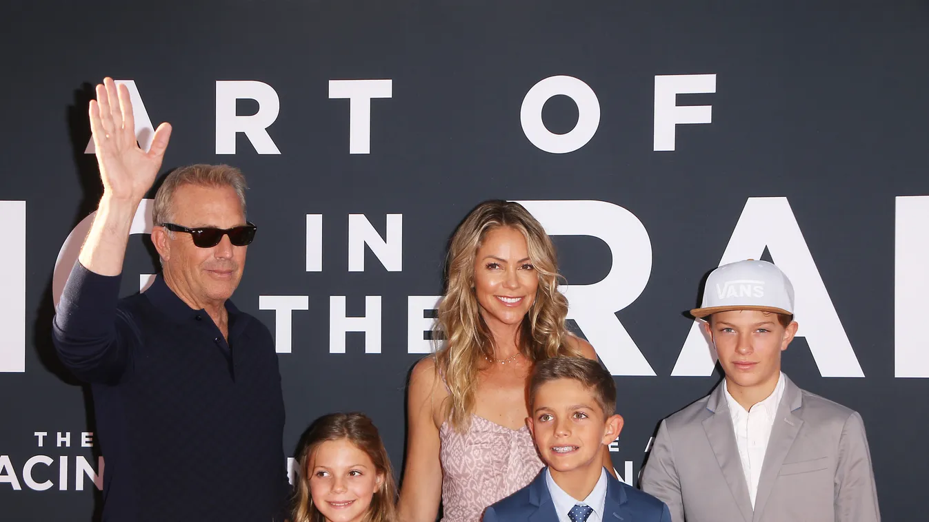 Kevin Costner, Christine Baumgartner and their children 