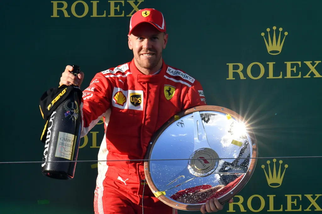 Forma-1, Ausztrál Nagydíj, Sebastian Vettel, serleg, pezsgő 