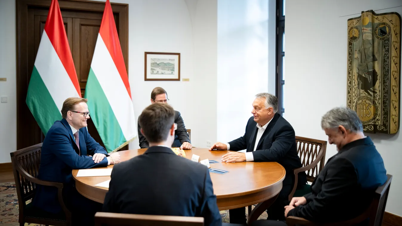 TANÁRKI Gábor; GULYÁS Gergely; SALGÓ László Péter; GYÖRGY István; ORBÁN Viktor, Orbán Viktor az újonnan kinevezett főispánokkal tartott megbeszélést