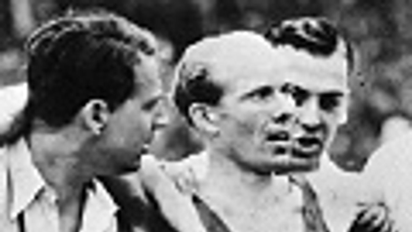 1948, London, olimpia,  Gaston Reiff az 5000 méters futás céljában a Wembley-ben