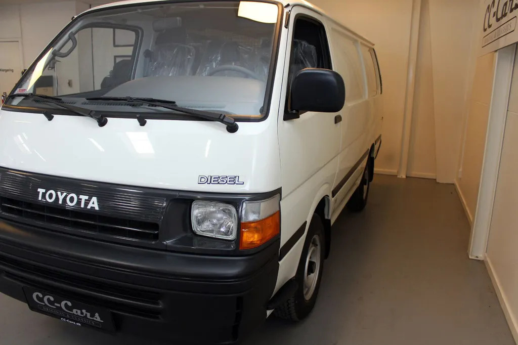 Toyota Hiace 