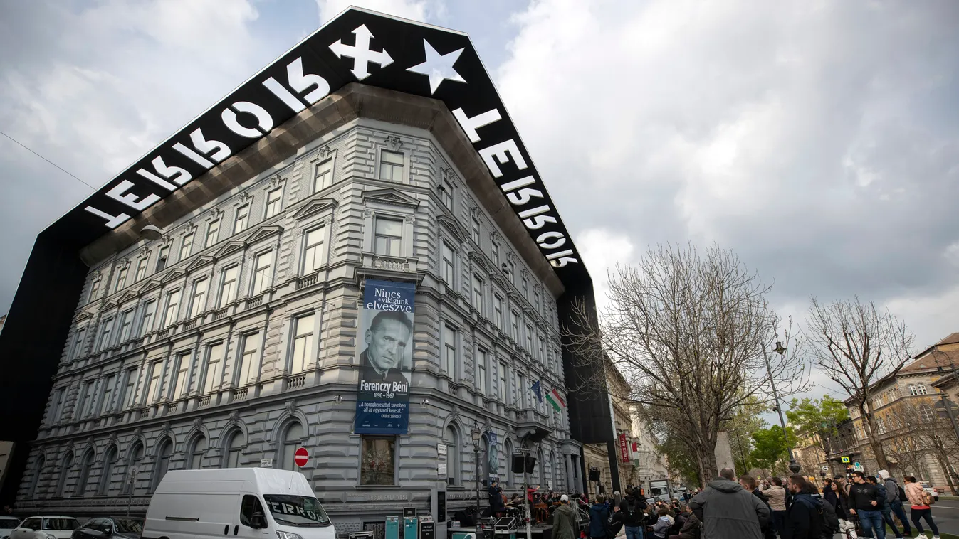 Budapest, 2019. április 14.
A Terror Háza Múzeum a holokauszt magyarországi áldozatainak emléknapja alkalmából tartott megemlékezésen 2019. április 14-én.
MTI/Mohai Balázs 