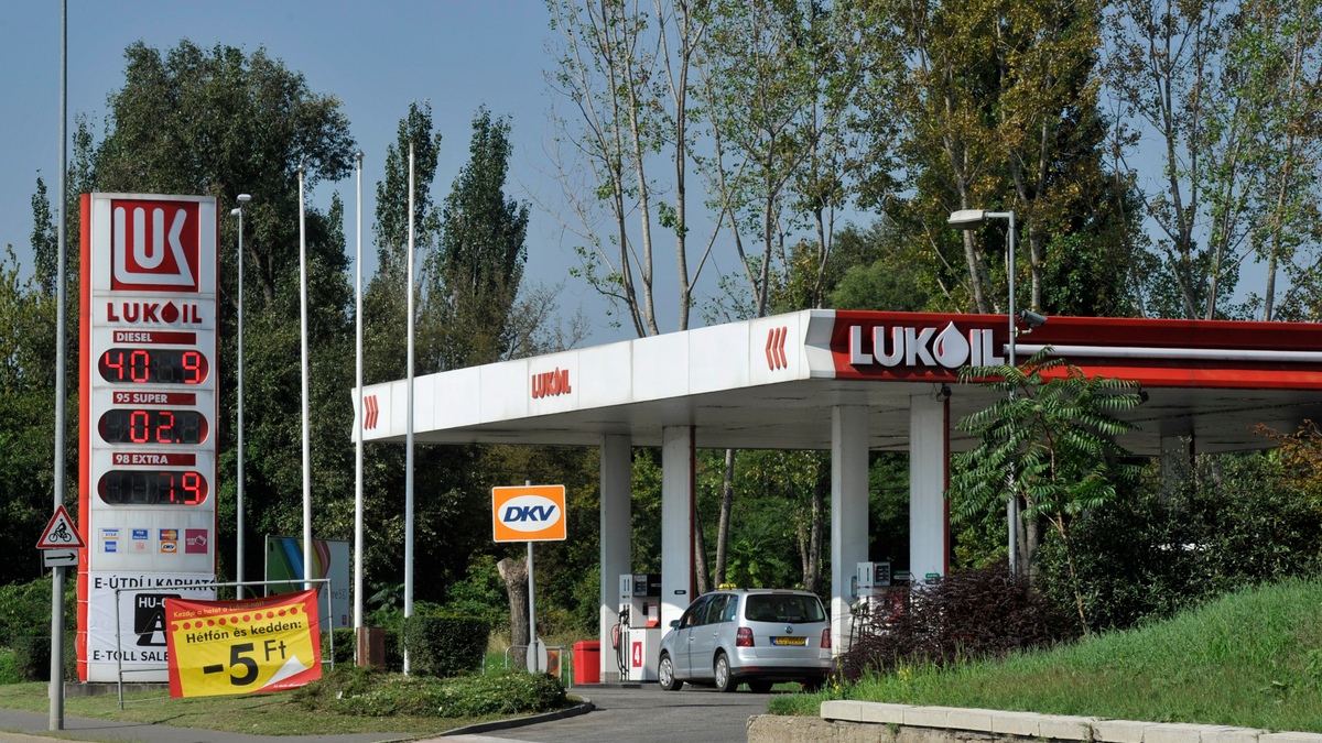 K tmilli rd eur s vagyonz rat rendeltek el a Lukoil ellen ORIGO