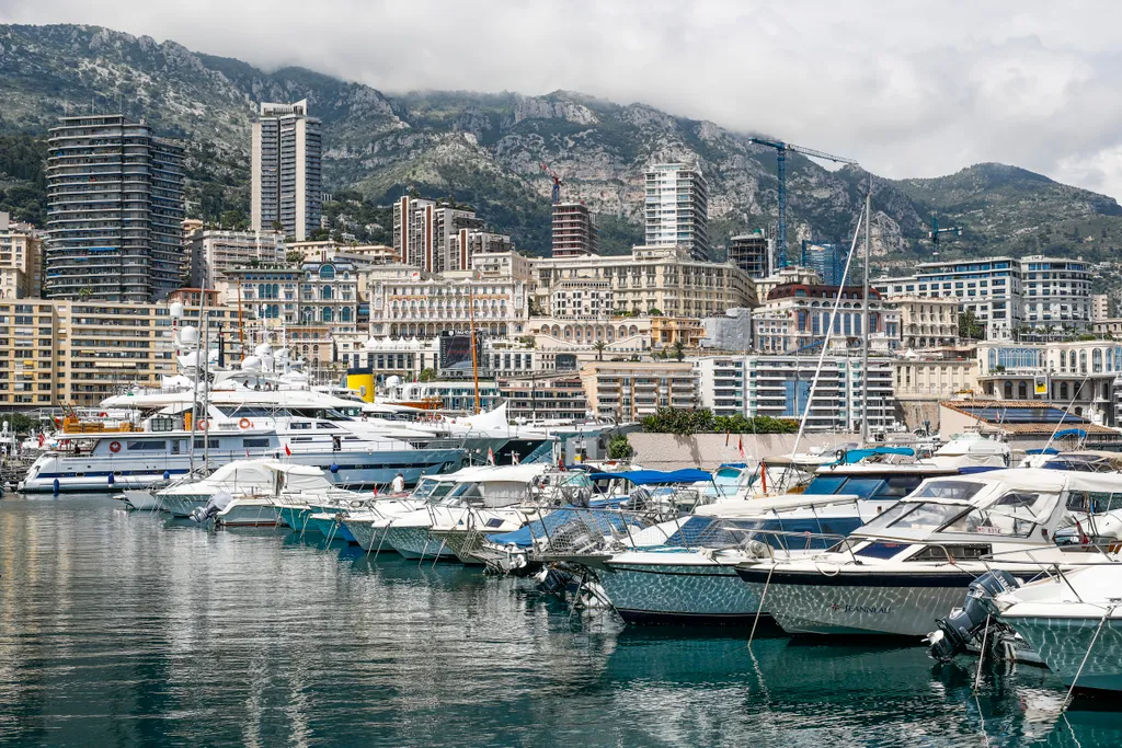 Előkészületek a Forma-1-es Monacói Nagydíjra, Monaco kikötője 