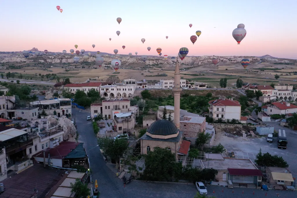 Hőlégballonok Törökország közepén csodás tájak, Cappadocia, kappadókia, törökország, légballon, ballon, török, kappadókiai 