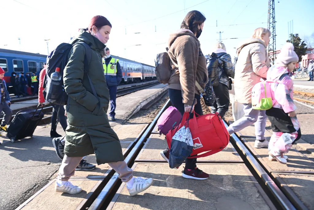Ukrán válság 2022, ukrán, orosz, háború, menekültek, Záhony, Magyarország, vasútállomás, vonat 