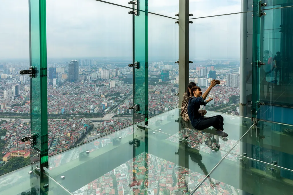 Lotte Center, kilátó, felhőkarcoló, toronyház, torony, emeletes, épület, Vietnám, üvegdoboz, üveg 