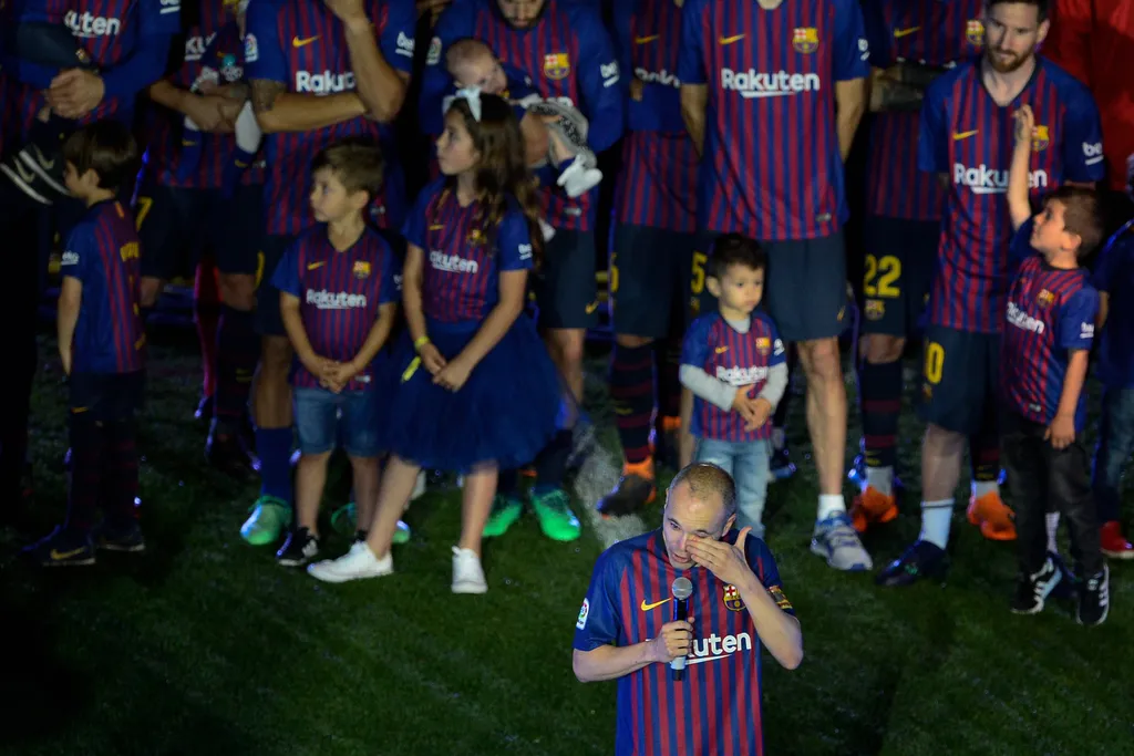 Barcelona v Real Sociedad: La Liga La Liga Barcelona Spain Lionel Messi Real Sociedad Andres Iniesta 2018 Ernesto Valverde 