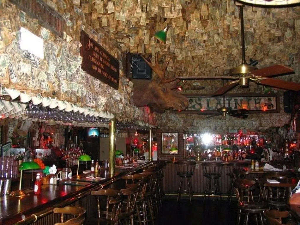 McGuire’s Irish Pub 