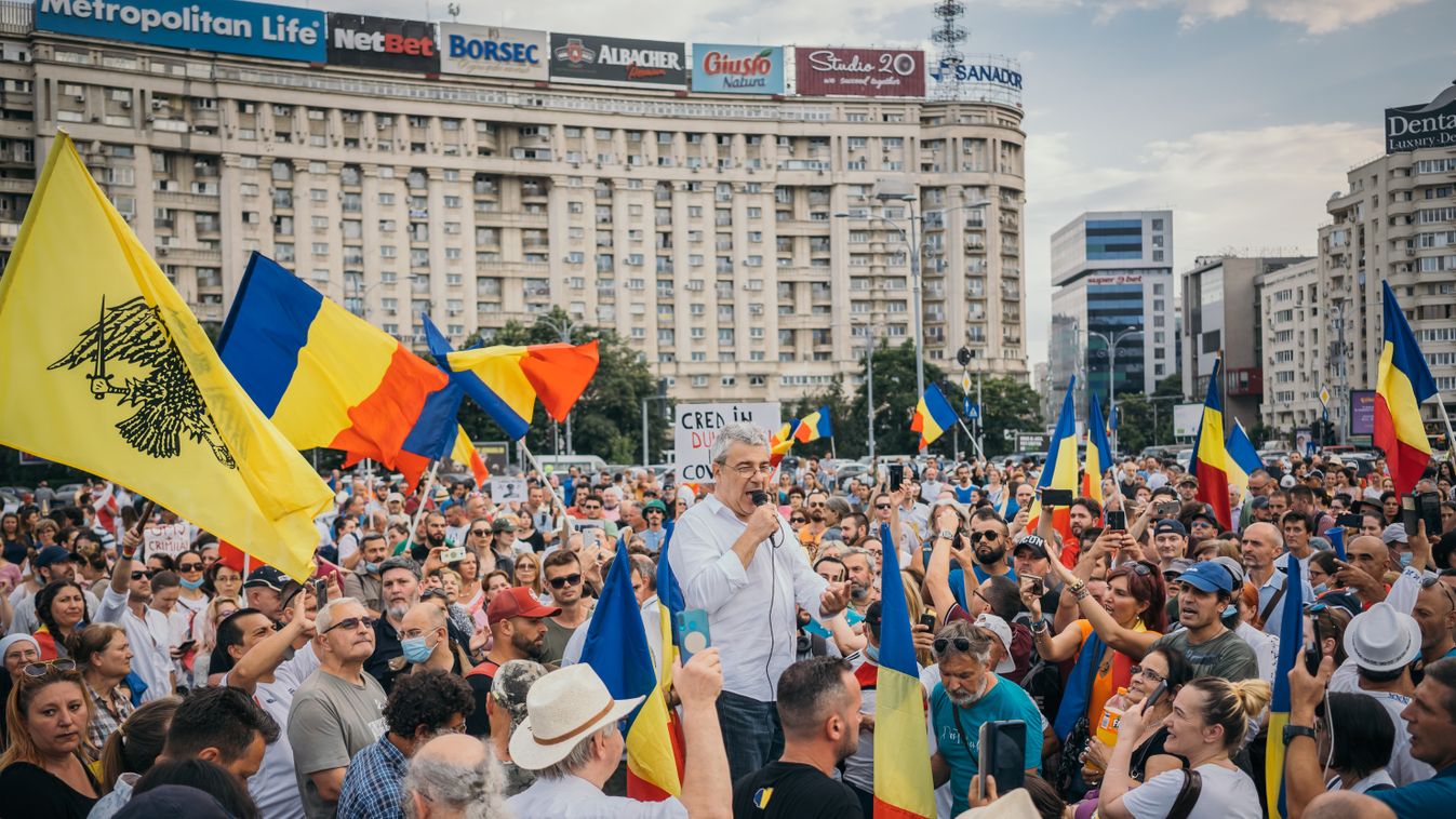 koronavírus, COVID-19, Románia, Bukarest, tüntetés 