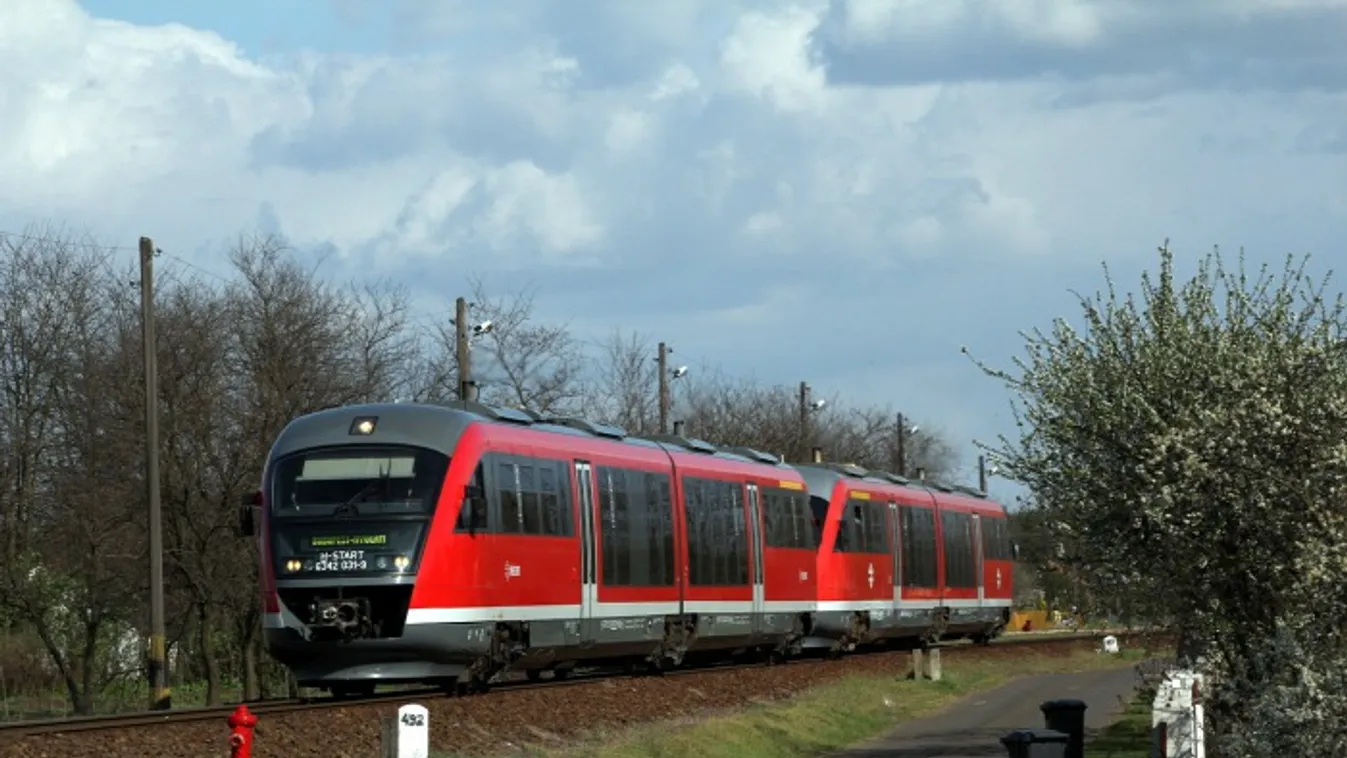 Eltüntetik a piros vonatokat a MÁV sínjeiről 