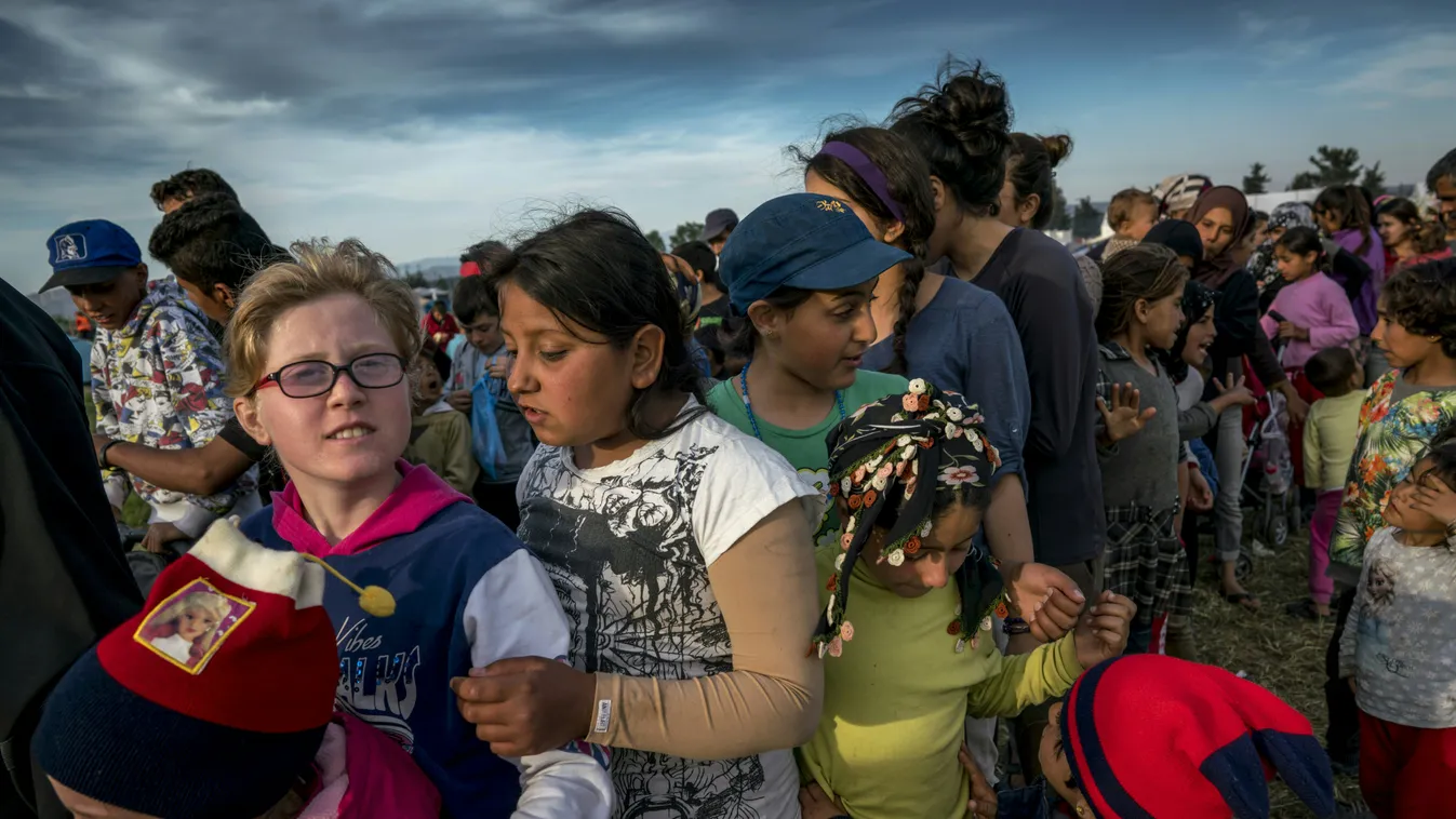 migration refugee children Horizontal 