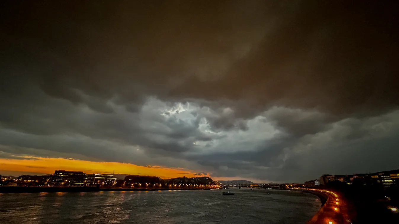vihar, villám, villámlás, eső, időjárás, zivatar, felhő, Budapest, főváros, 2023. 08. 16. 
