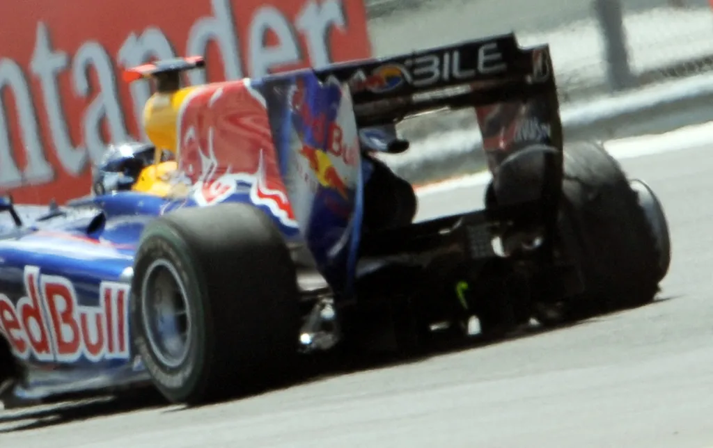 Forma-1, Sebastian Vettel, Red Bull, Brit Nagydíj 2010, defekt 