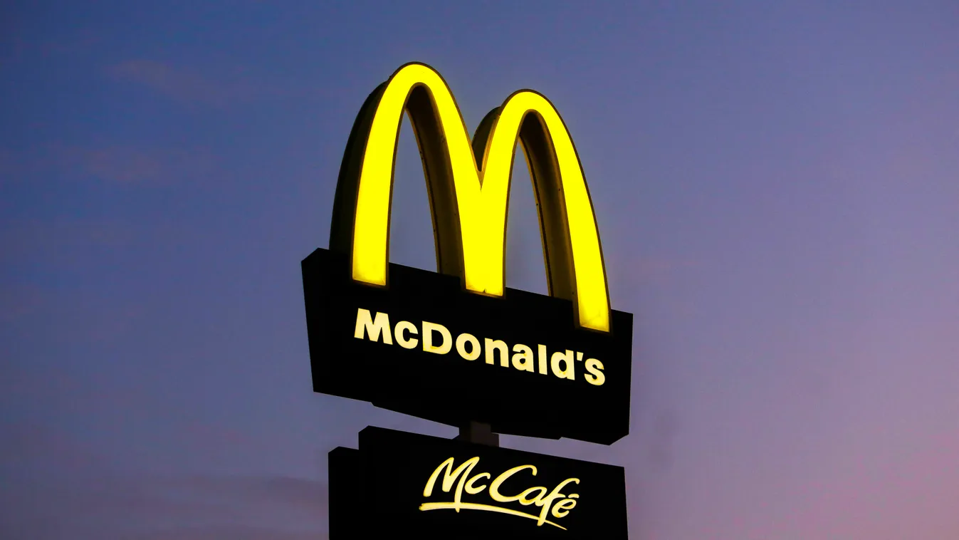 Logos Of The World american CAFE donald emblem fast fast-food fastfood FOOD franchise franchising LOGO logos mc mccafe mcdonald mcdonalds PILL RESTAURANT restaurants BOARD logo 