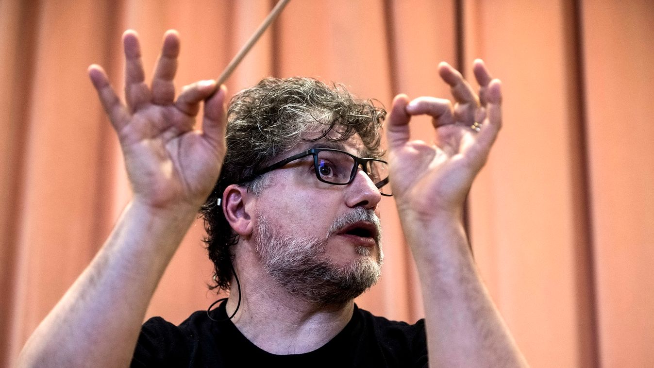 José Cura argentin operaénekes, zeneszerző, karmester, színész próbál a MÜPÁ-ban. 2016.04.14. 