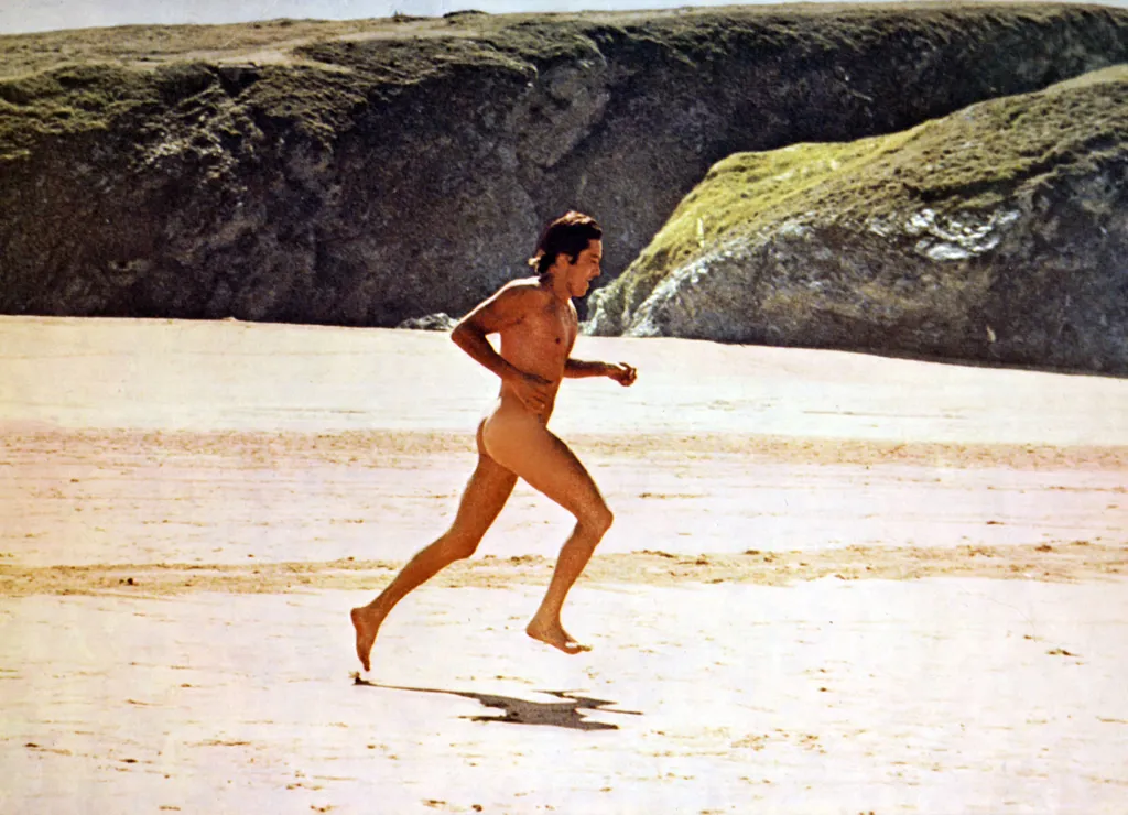 delon 88 Alain Delon, Traitement de choc courir run nu plage Horizontal NAKED BEACH 