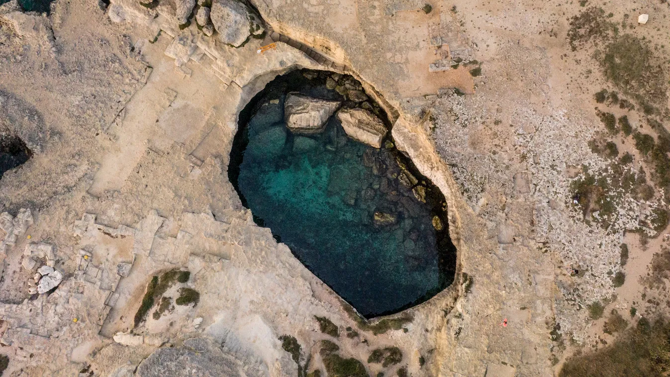 Grotta della poesia, Cave of Poetry, Költészet barlangja, Apulia 