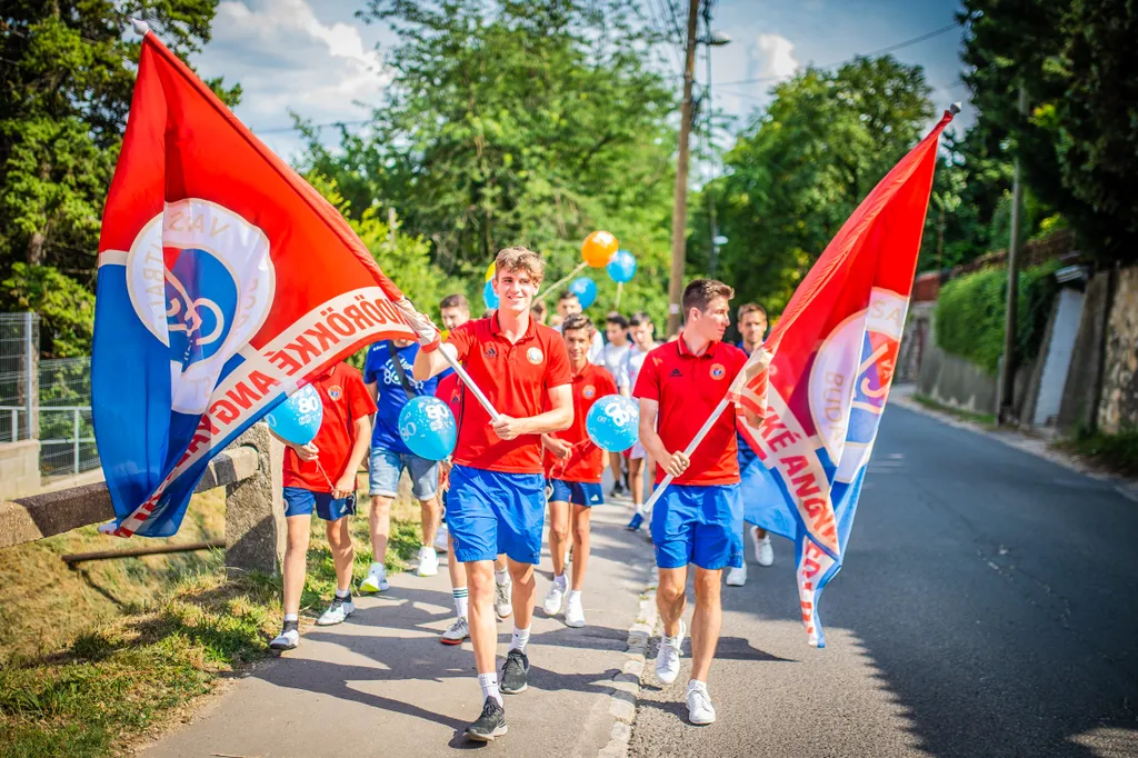 Mészöly Kálmán születésnapi köszöntése, mészöly kálmán 80 éve, Csillaghegyi Strand focipálya 