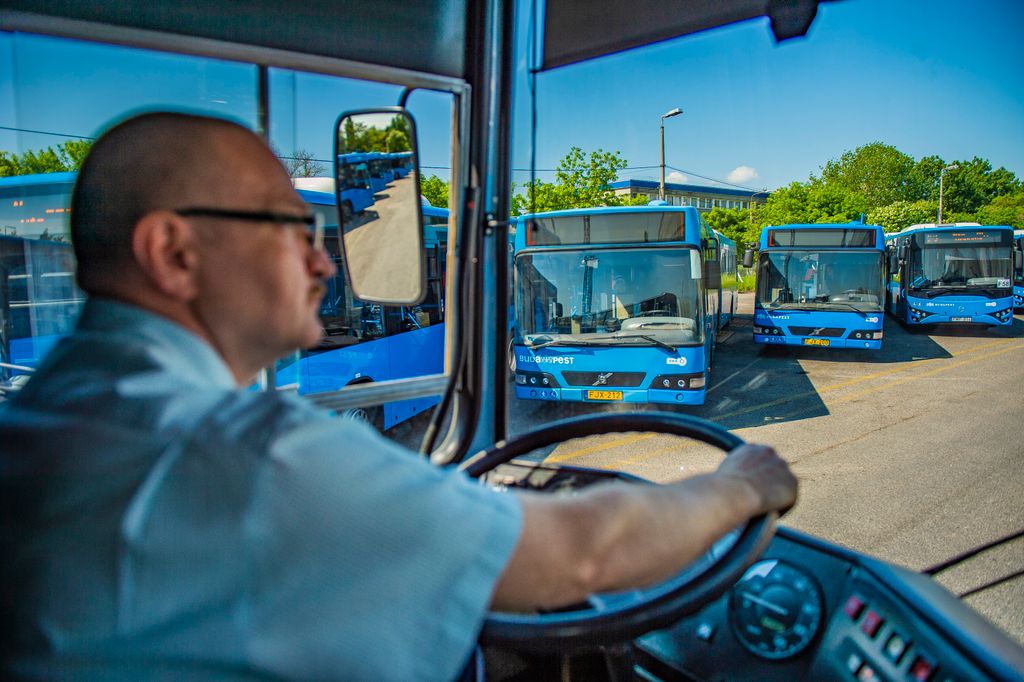 Újjászületett az Ikarus legendás, dupla csuklós autóbusza - galéria - ORIGO