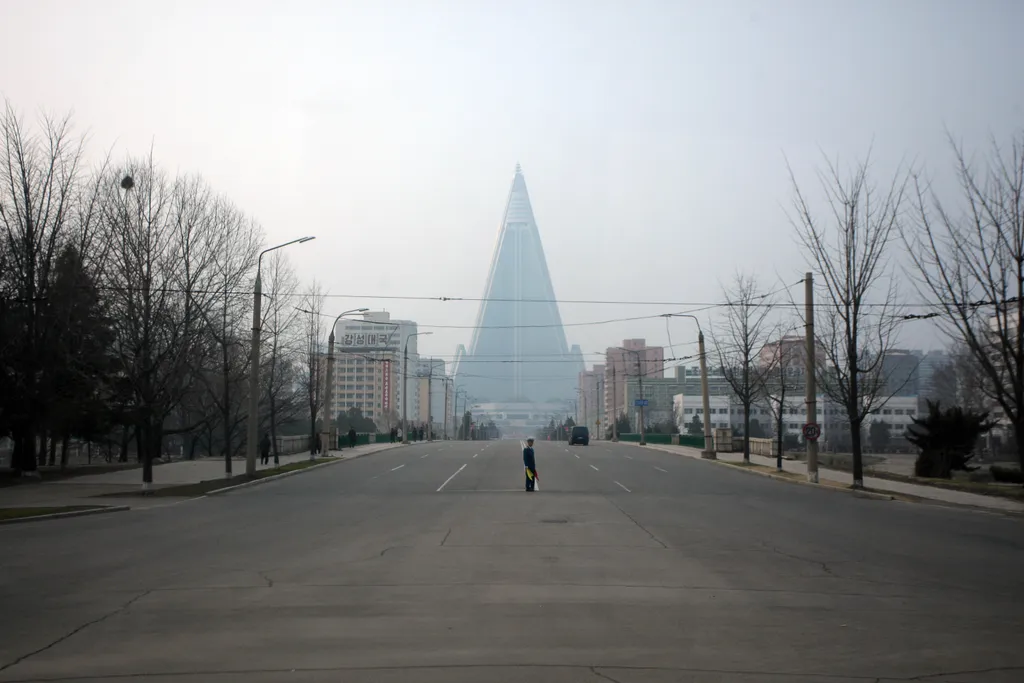 Ryugyong hotel Rjugjong Phenjan Észak-Korea 