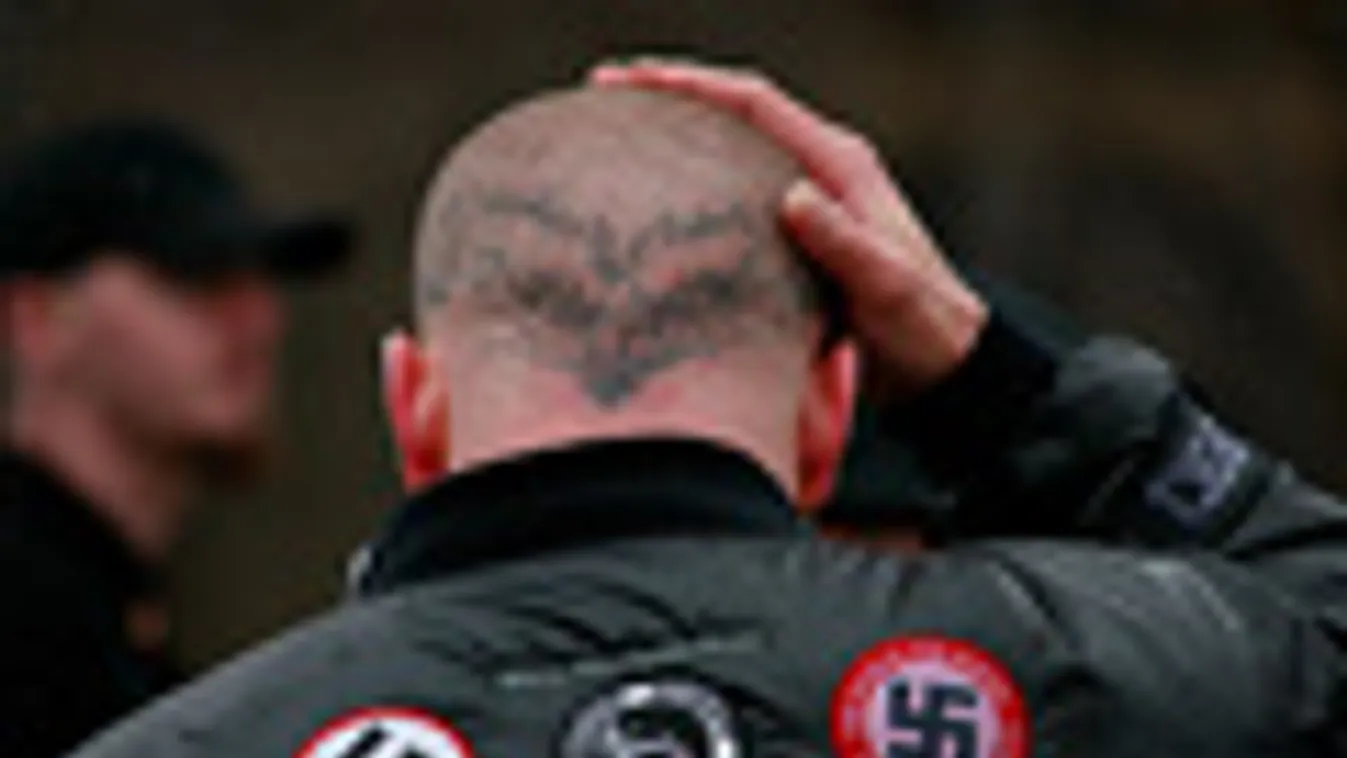 neonáci tüntetés az  illinoisi holokauszt múzeum előtt
