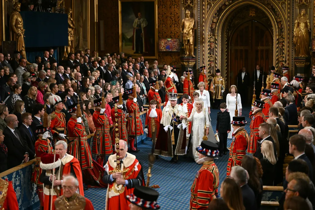 III. Károly brit uralkodó első parlamenti beszéd Nagy-Britannia, politics ceremony Horizontal CROWN CEREMONY-STATE OPENING OF PARLIAMENT CROWN JEWELS 