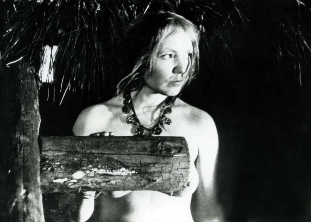 Andrei Rublev Cinema Russia tarkovski plaits nudity Horizontal WOMAN SQUARE FORMAT 