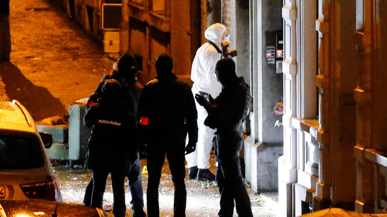 Verviers, 2015. január 15.
Rohamrendőrök terrorellenes akció közben a kelet-belgiumi Verviers-ben 2015. január 15-én. A belga közszolgálati tévé beszámolója szerint a rendőrök ellenőrizni kívántak feltételezett radikálisokat, akik nemrég tértek vissza Szí
