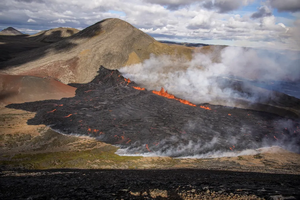 Vulkán, vulkánkitörés, Izland, Fagradalsfjall, Fagradalsfjall tűzhányó, 2022.08.04. 