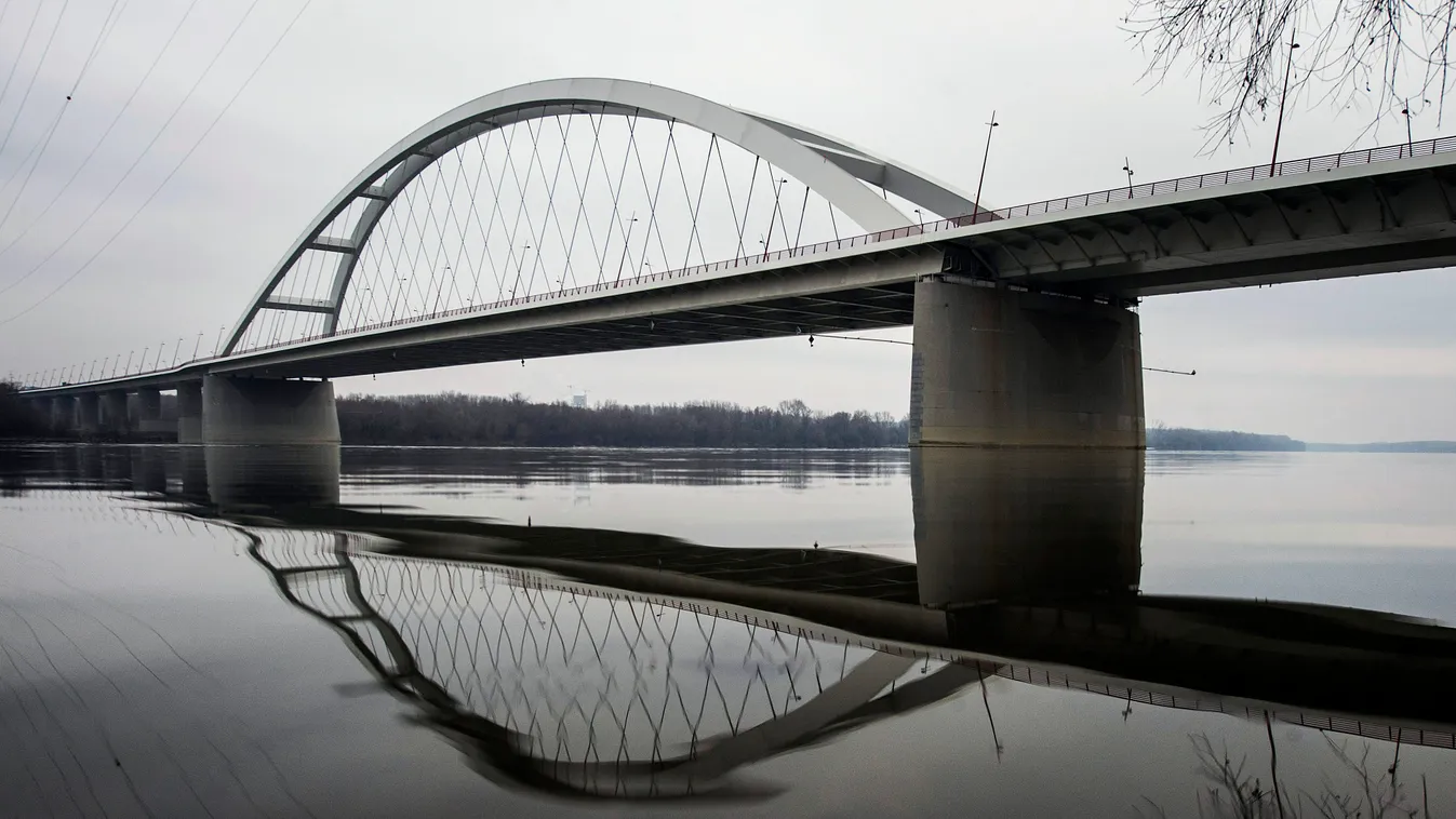 borult Duna FOLYÓ FOTÓ FOTÓTÉMA híd IDŐJÁRÁS KÖZLEKEDÉSI LÉTESÍTMÉNY M8 Duna-híd Pentele híd TÁJ tükröződés FOLYÓ FOTÓ FOTÓTÉMA híd IDŐJÁRÁS KÖZLEKEDÉSI LÉTESÍTMÉNY M8 Duna-híd Pentele híd TÁJ tükröződés Dunaújváros, 2015. január 8.
Az útdíjköteles Pentel