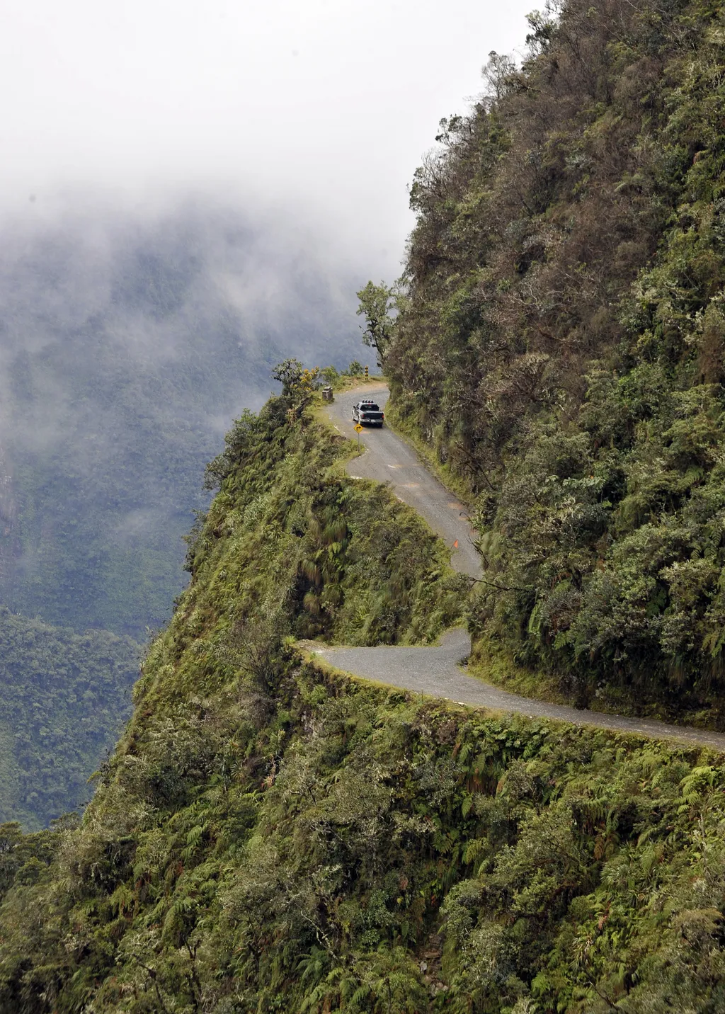 Bolivia North Yungas Road A világ legveszélyesebb útjai. 