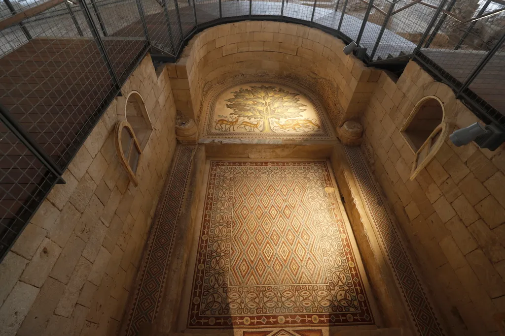 A Közel-Kelet legnagyobb mozaikpadlója galéria 