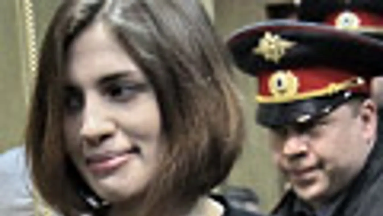 pussy riot, orosz feminista punk, Nadezhda Tolokonnikovas tárgyalásán 2012. április 19-én