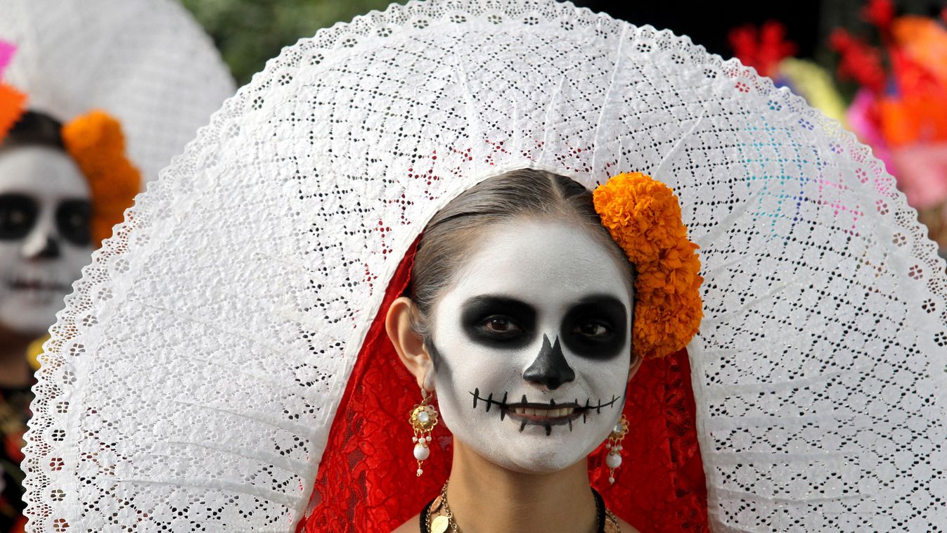 Mexikó halottak napja- Día de los Muertos DAY OF THE DEAD   Horizontal PARADE DEATH TRADITION CUSTOMS 