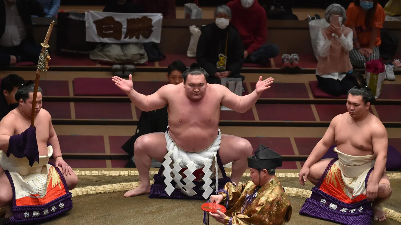 Hakuho to withdraw from the tournament Horizontal 