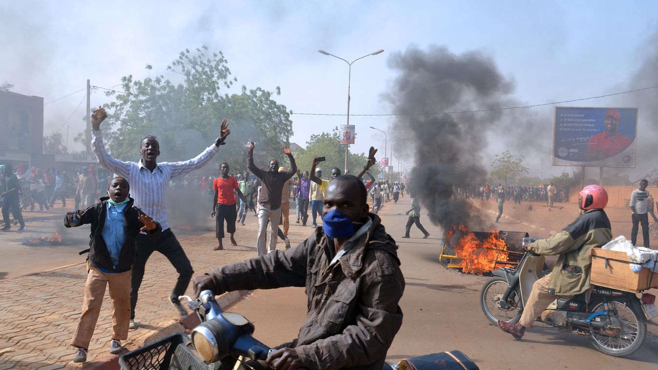Charlie Hebdo, Niger, tüntetés, zavargás 