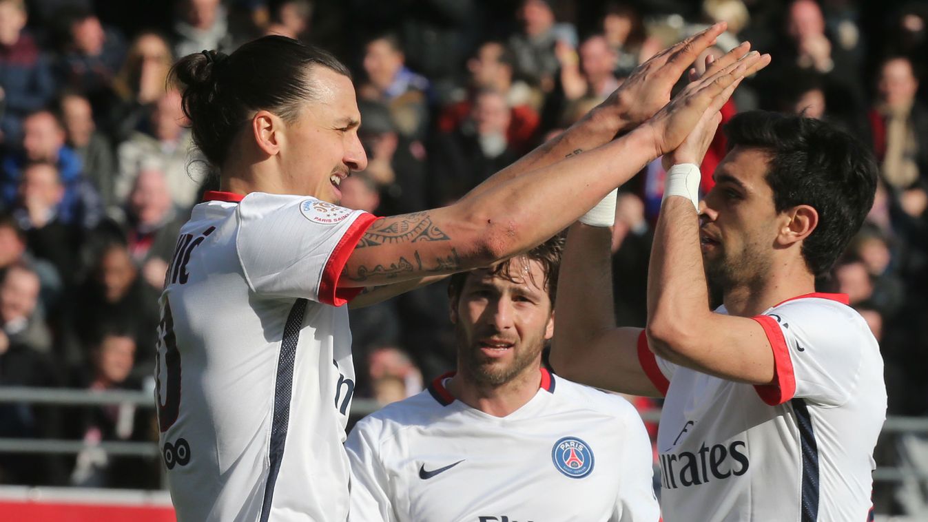 Paris Saint-Germain's Swedish forward Zlatan Ibrahimovic, Paris Saint-Germain's Brazilian defender Maxwell and Paris Saint-Germain's Argentinian midfielder Javier Pastore celebrate after PSG defeated Troyes in their French Ligue 1 football match on March 