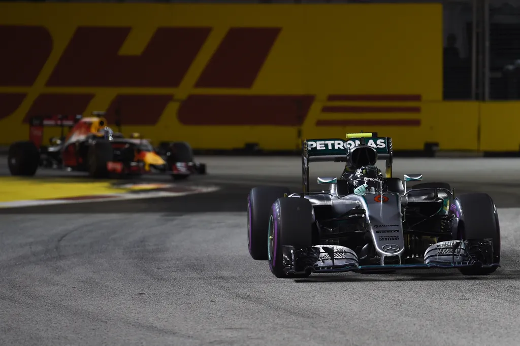 Forma-1, Nico Rosberg, Mercedes AMG Petronas, Daniel Ricciardo, Red Bull Racing, Szingapúri Nagydíj 