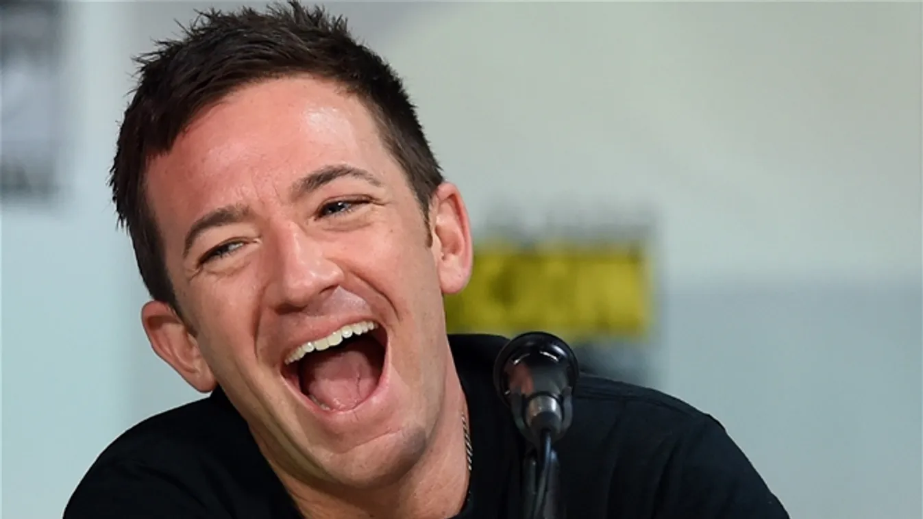 Nickelodeon: "Legend Of Korra: Book 3" Panel - Comic-Con International 2014 GettyImageRank3 BOARD VERTICAL Theatrical Performance LAUGHING USA California San Diego Movie ACTOR Applauding Television Show Film Industry David Faustino Arts Culture and Entert