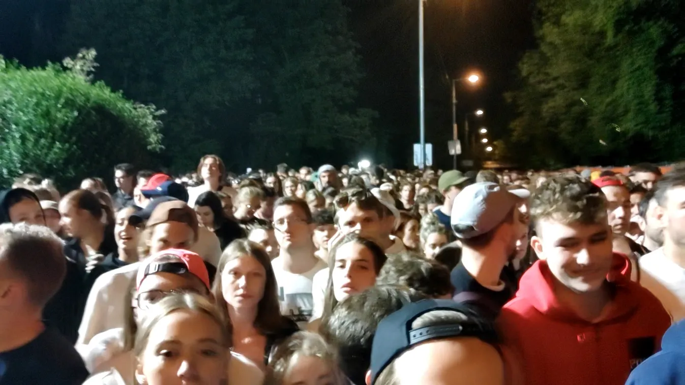 Tolongó tömeg a 2023-as Sziget Fesztiválon 