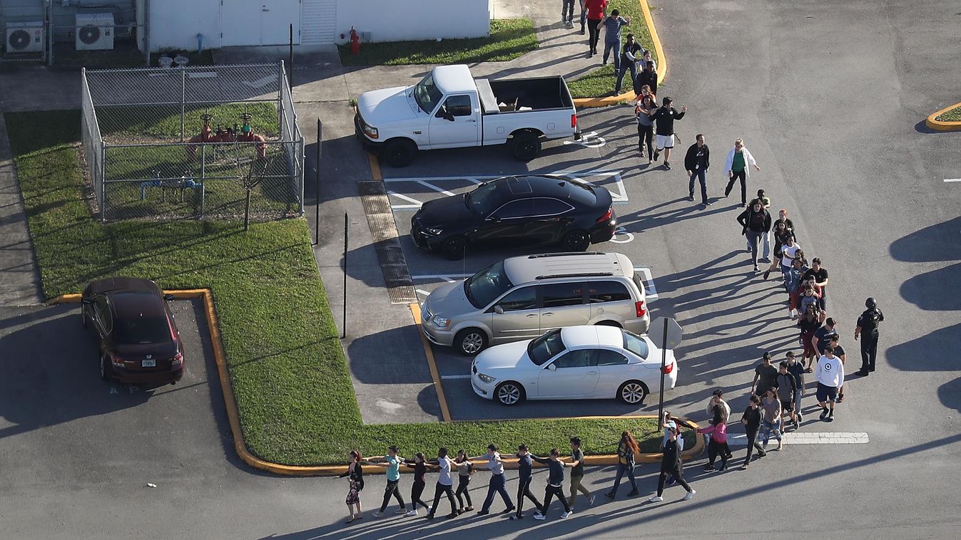 Florida, floridai lövöldözés, Parkland város középiskolája 