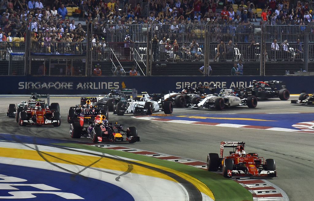 Forma-1, Sebastian Vettel, Ferrari, Szingapúri Nagydíj 2015 rajt 