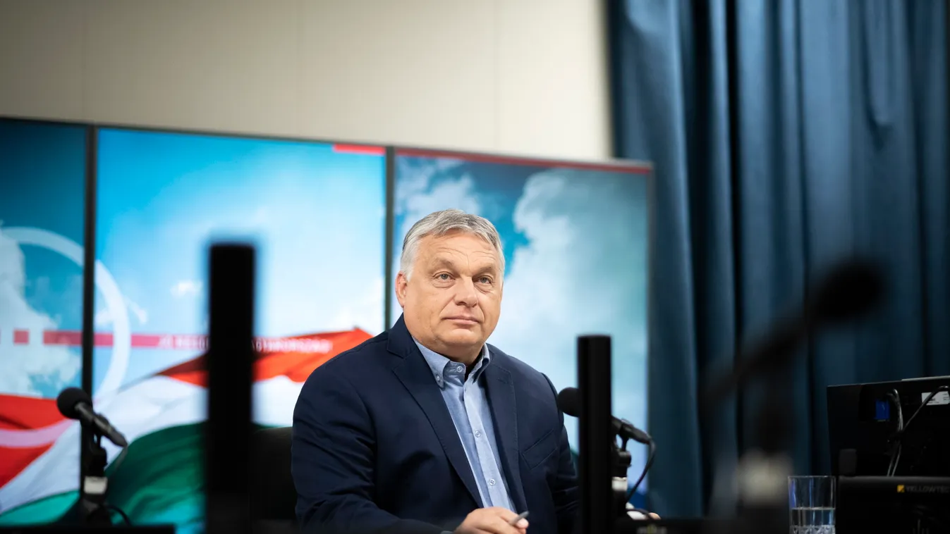ORBÁN Viktor, Orbán Viktor kormányfő a Kossuth rádió stúdiójában, ahol interjút adott a Jó reggelt, Magyarország! című műsorban, Miniszterelnöki interjú a Kossuth rádióban 