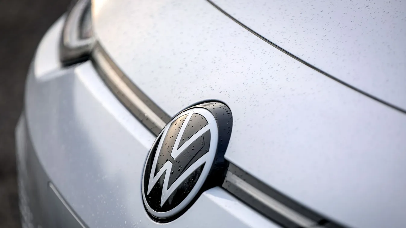 Volkswagen ID. 3 teszt és interjú a designerrel, Fogarasi-Benkő Lászzlóval 2020 december 4-én Volkswagen ID. 3 teszt és interjú a designerrel, Fogarasi-Benkő Lászzlóval 2020 december 4-én 