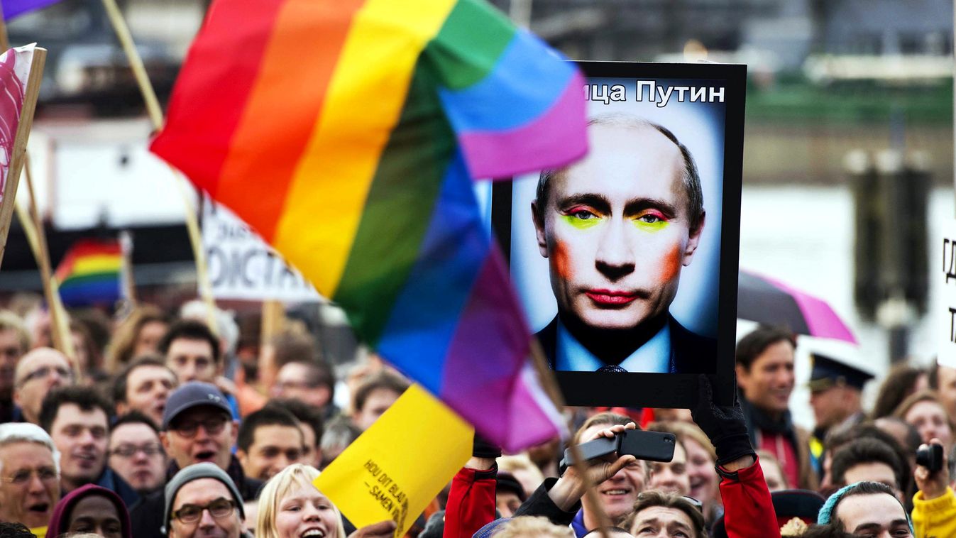 a hét képei, Vlagyimir Putyin ellen tüntetnek Amszterdamban az oroszországi homoszexualitás népszerűsítését tiltó törvény miatt