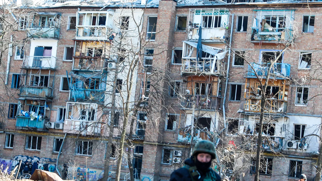 Ukrán válság 2022, orosz, ukrán, háború, Ukrajna, Kijev, rakétatámadás, romos épület, rom, kár, lakóépület, lakás 