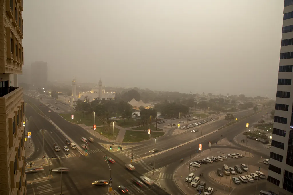 Sandstorm in United Arab Emirates​​​​​​​ 2022,Abu Dhabi,sandstorm,United Arab Emirates Horizontal Homokvihar az Egyesült Arab Emírségekben 
